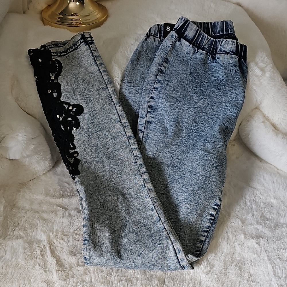 NWT! Vocal Light Blue Washed Jeggings with Black Lace Side Detail